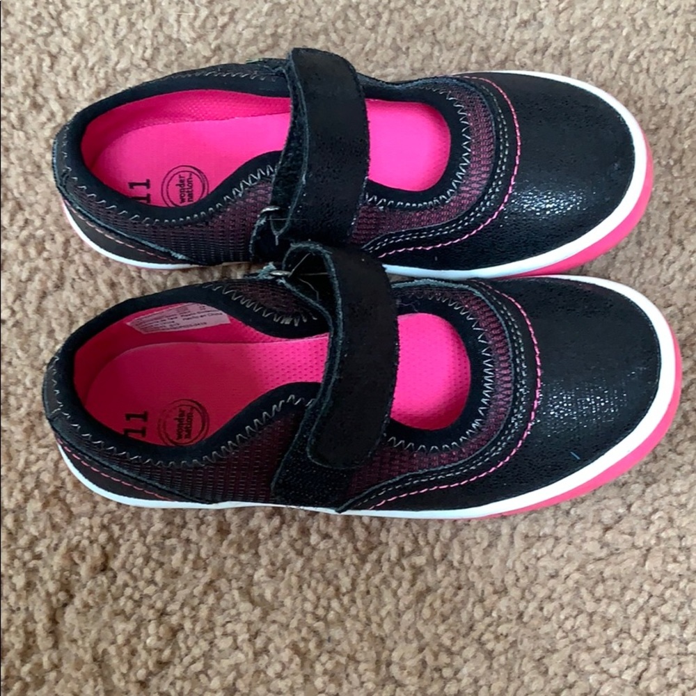 Size 11 strap on shoes girls